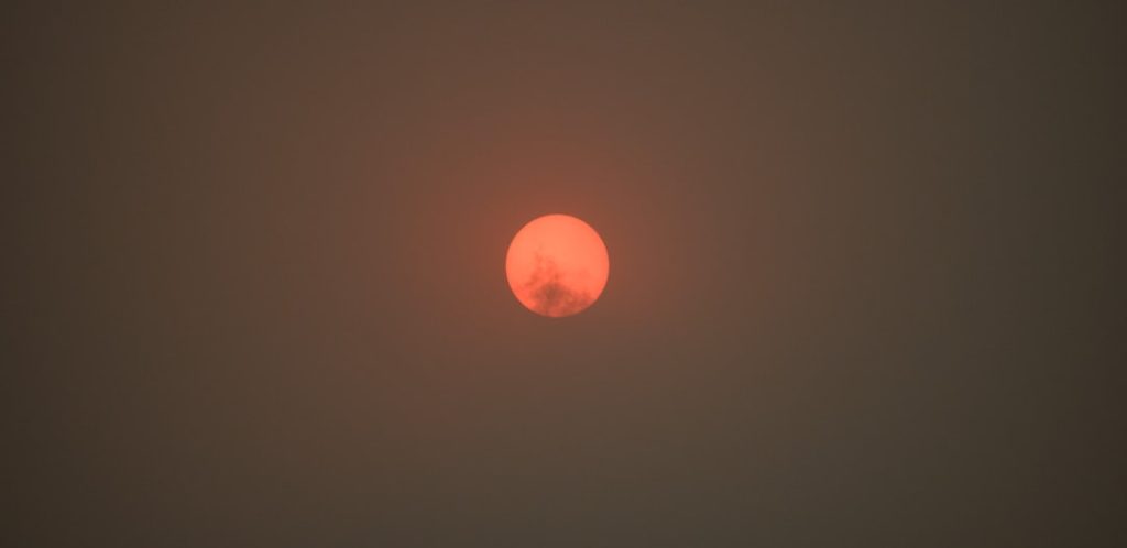 宇宙望遠鏡JWSTが700光年先の熱い惑星の気象を観測