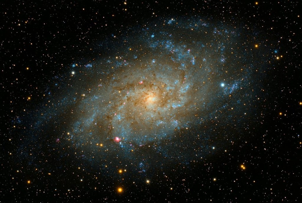 近傍銀河の渦巻き構造～ハッブル宇宙望遠鏡