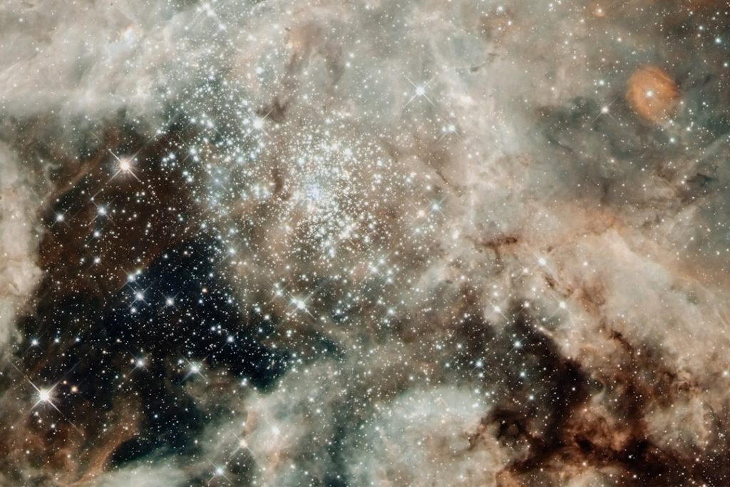 宇宙初期の最も原始的な銀河をNASA宇宙望遠鏡が観測
