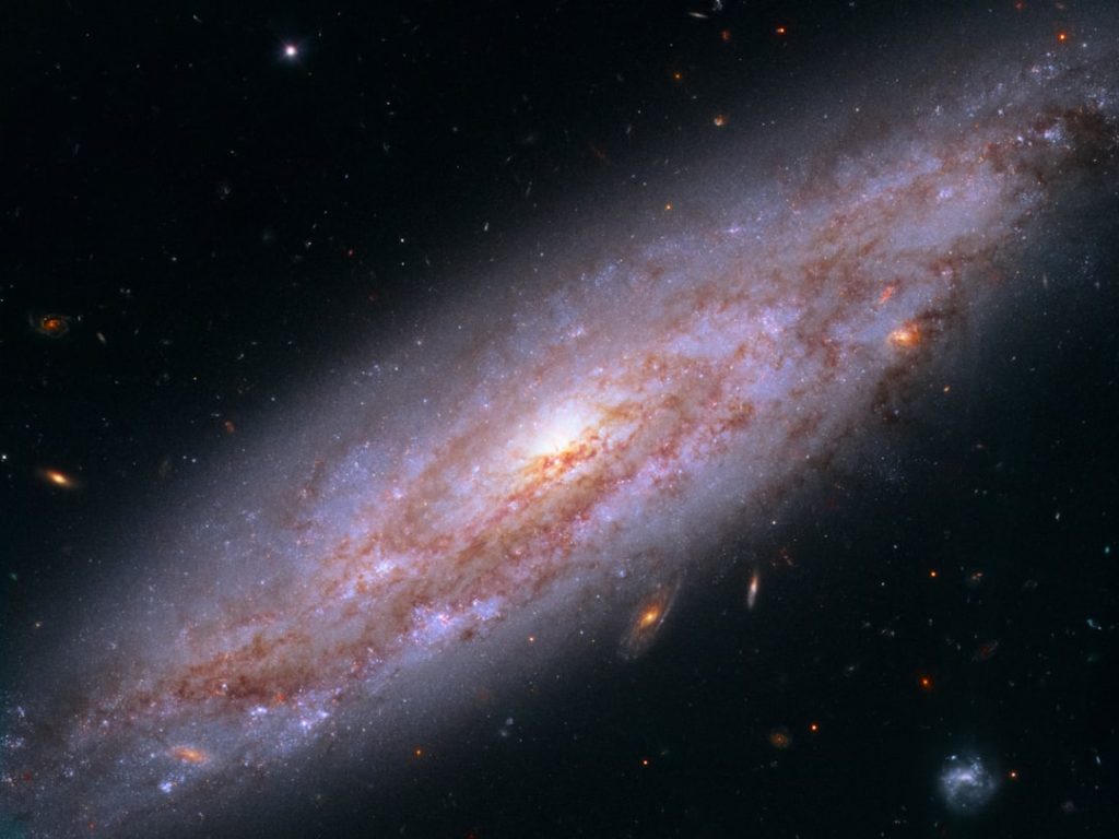 NASAの探査機サイケが捉えた火星の神秘的な画像