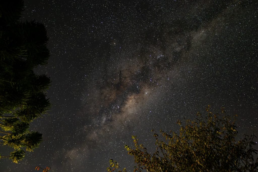 天体写真家が548個の銀河を撮影〜バルコニーからの観測