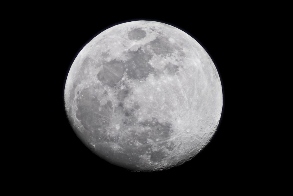 月面X線観測で新発見、NASAの国際チームが従来法を超える分析に成功