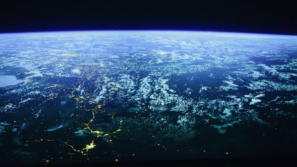 宇宙太陽光発電、2026年から商業化実験へ