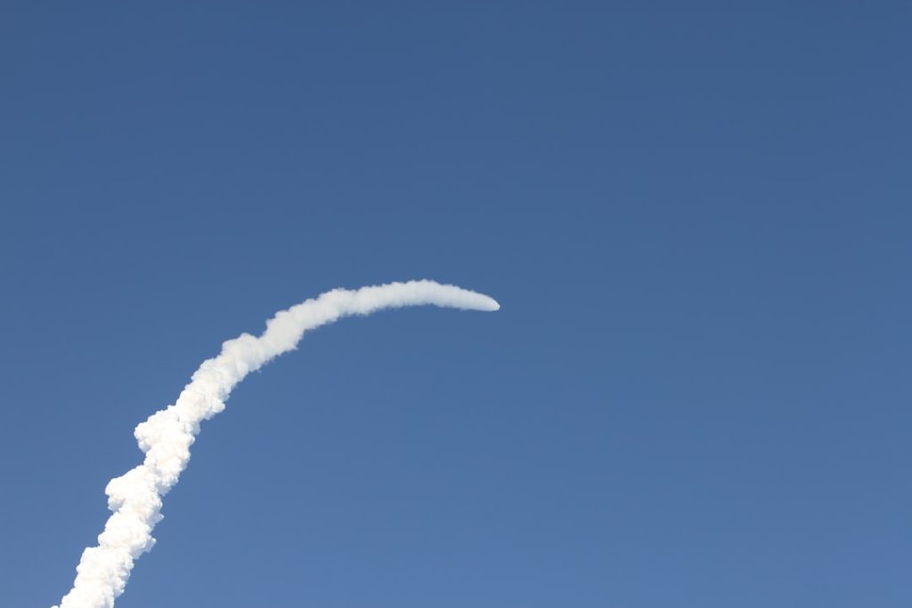 米国ミサイル生産、固体ロケットモーター不足で停滞