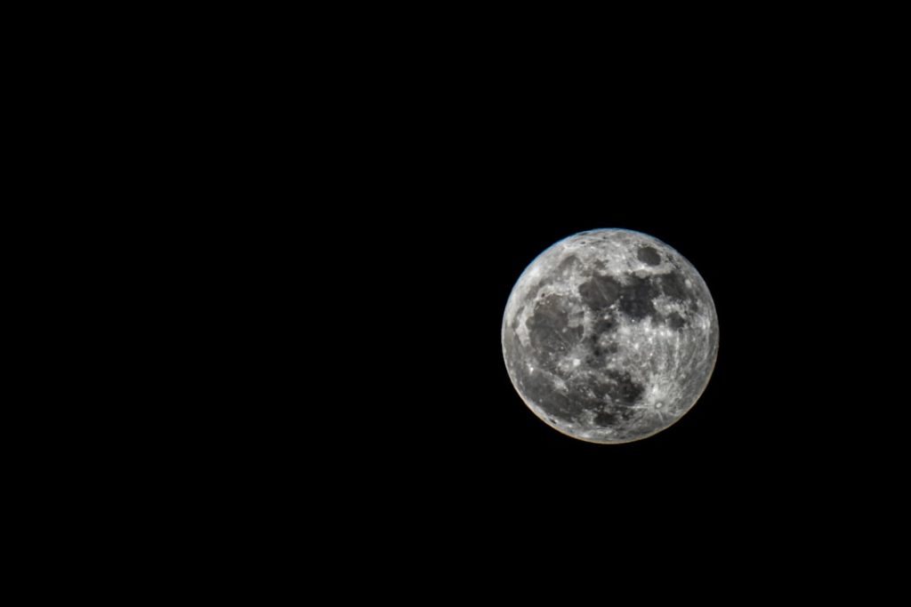 NASAの予備火星ローバーを月面へ、原子力駆動で極域探査