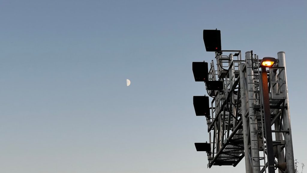 NASA、民間企業に月面基地建設を委託へ
