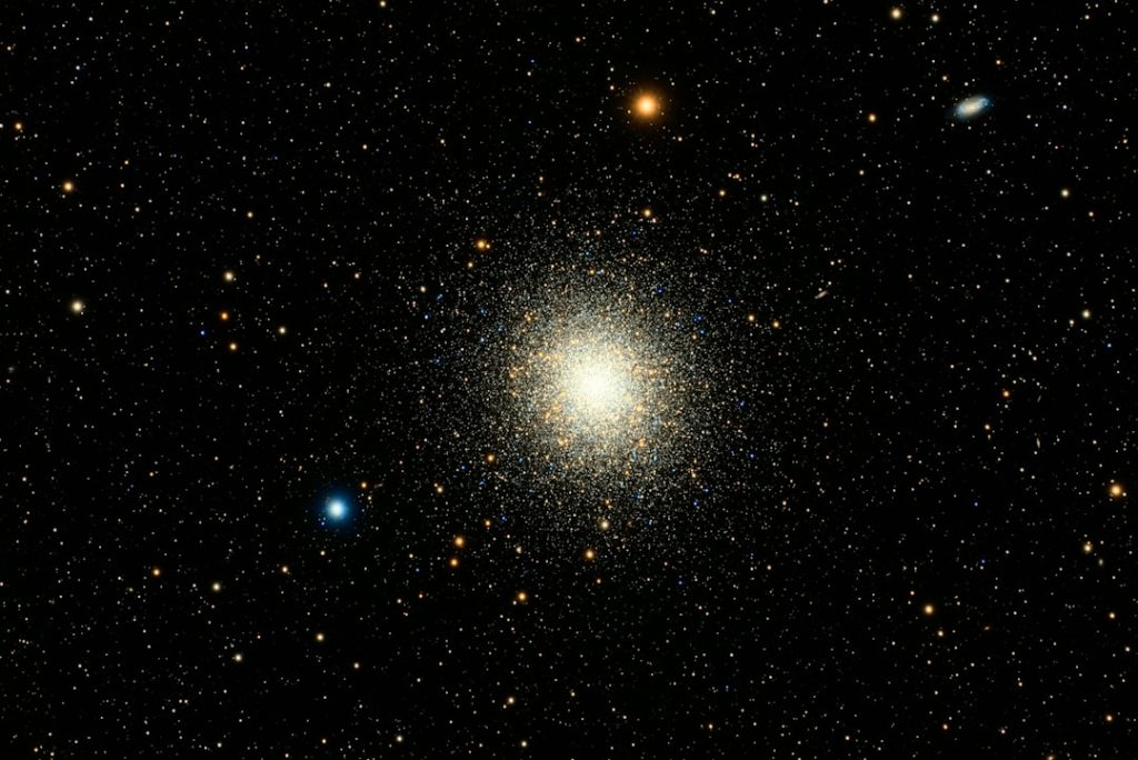 エリダヌス座シータ星、千年の謎解明：白色矮星の異常な増光の原因が判明