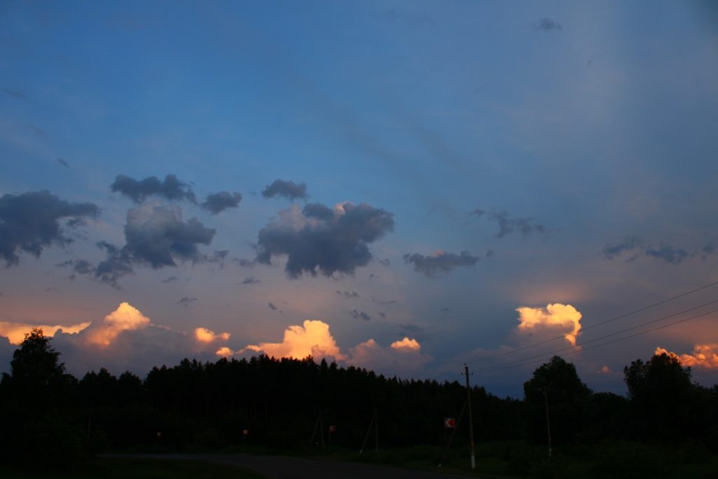 夜光雲が夏の夜空に出現、観測の最適シーズン到来