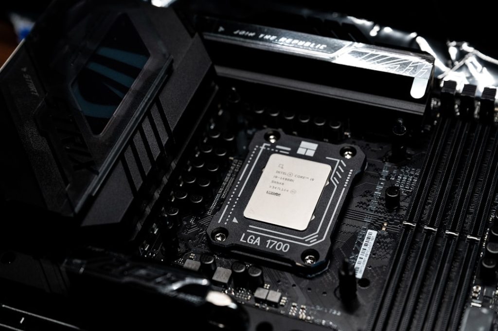 Intelが宇宙用チップを開発、衛星や探査機に対応