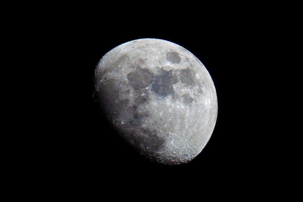 月面探査を脅かす宇宙ゴミ、地球と月の軌道に急増
