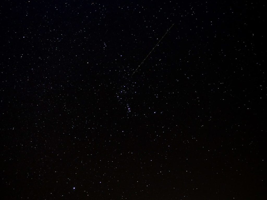 8月の夜空で惑星5個が観測可能、金星と土星が接近