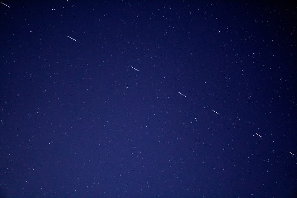 ヒューズが経営破綻、スターリンク急成長で衛星通信市場激変